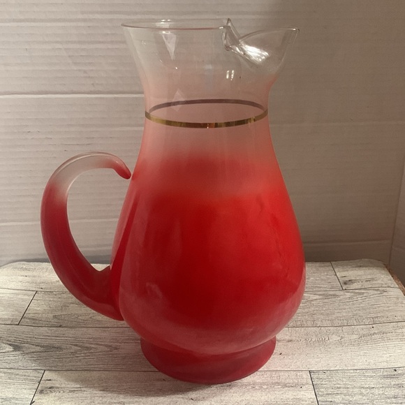Vintage 1960’s Red Blendo Pitcher West Virginia 2 quart gold foil trim ❤️ - Picture 9 of 10